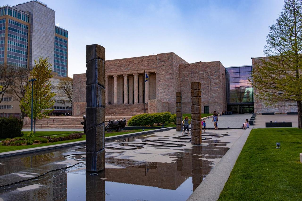 Kimpton Cottonwood Hotel By Ihg Omaha Exterior photo